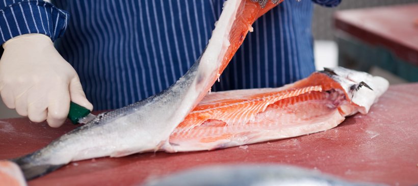 Cutting fish